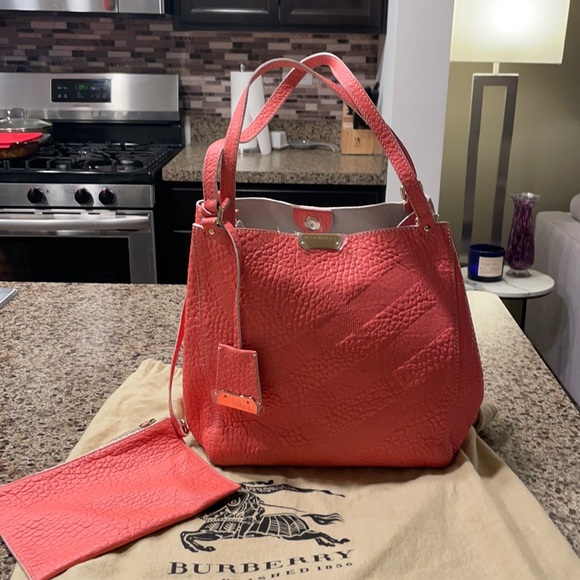 Burberry Handbags - Burberry Signature Grain Check Canterbury Tote